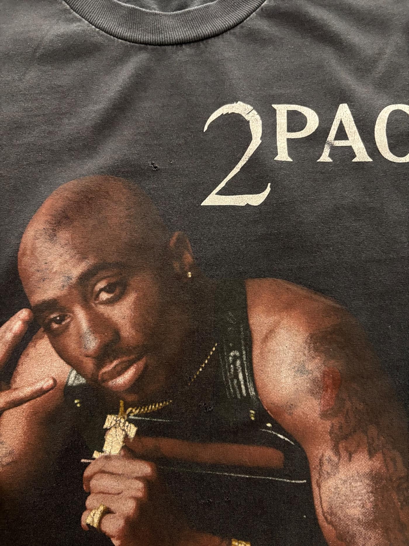 Tupac Vintage Original Tupac Sunfaded And Distressed T Shirt - view 4 - Fabricsonder