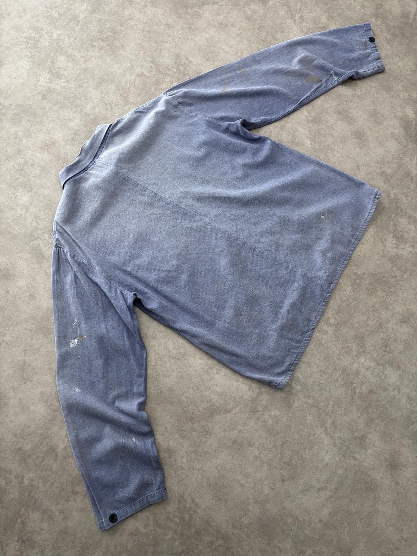 French Workwear Vintage Workwear Shirt Sunfaded And Distressed - view 2 - Fabricsonder